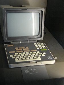 1981 Alcatel Minitel terminal(Photo by Jef Poskanzer - Licensed under Creative Commons Attribution-Share Alike) 
